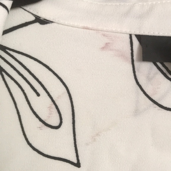 Cute black and white blouse ! - Picture 3 of 4